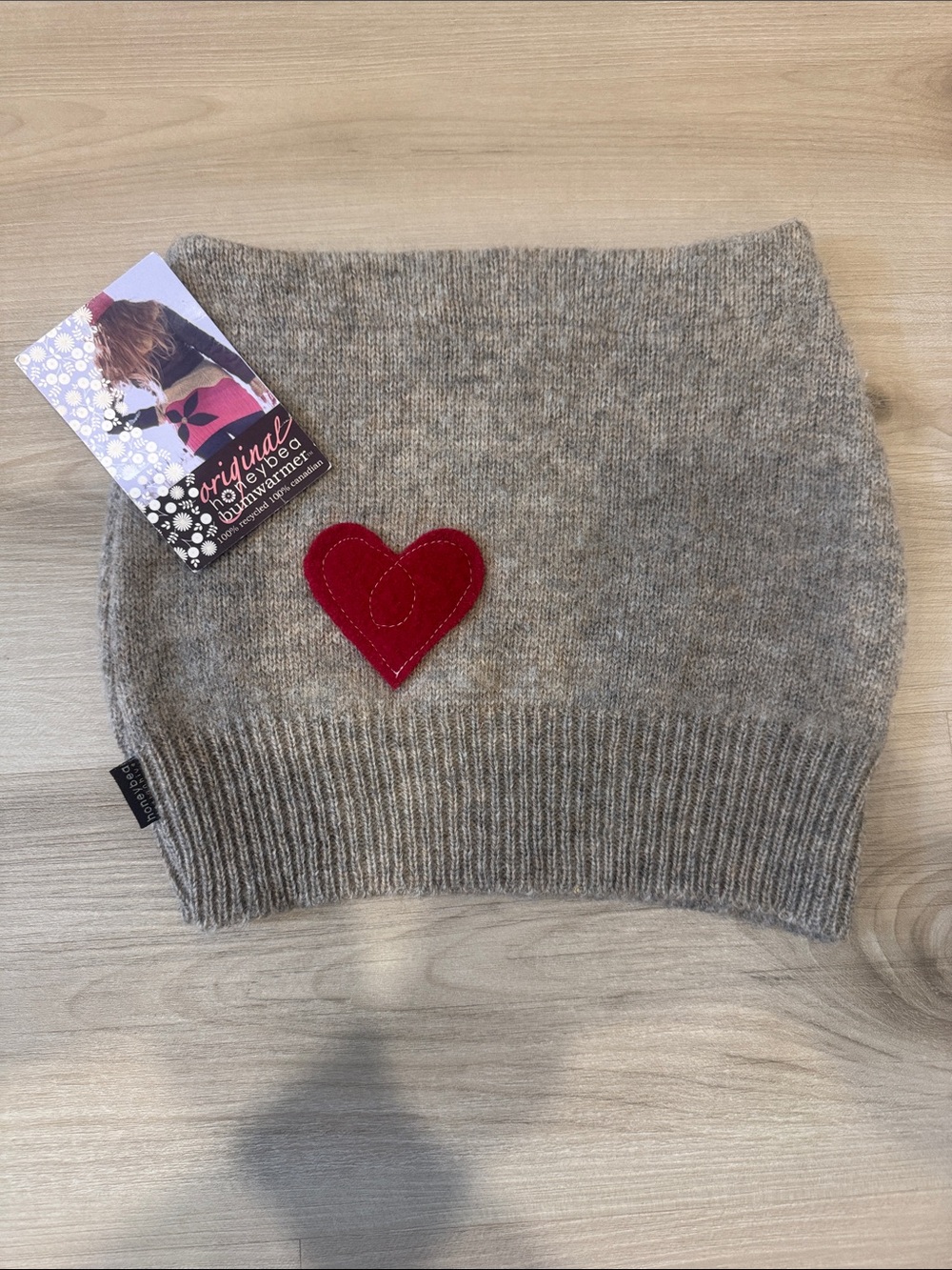 Ladies XS Honeybea Knit Bumwarmer skirt with stitched red heart, heather beige
